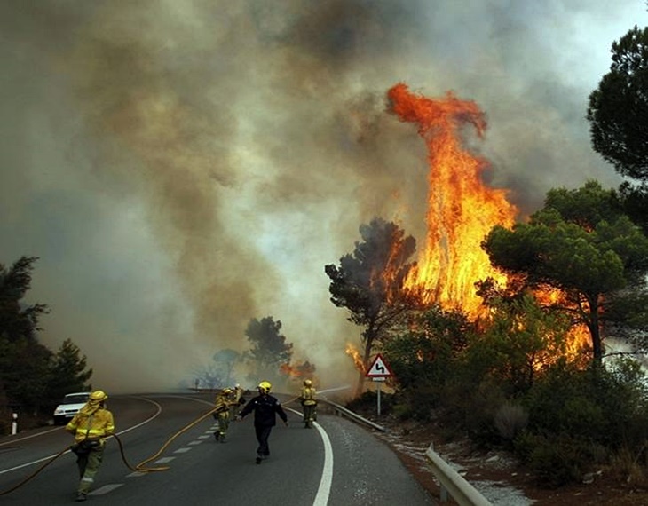 Begoña García: "Luchar contra los incendios no es solo apagar fuegos en verano"