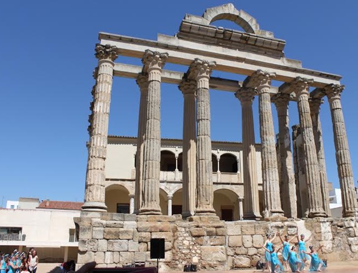 El Templo de Diana acoge el Día de la Danza