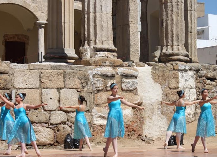 El Templo de Diana acoge el Día de la Danza