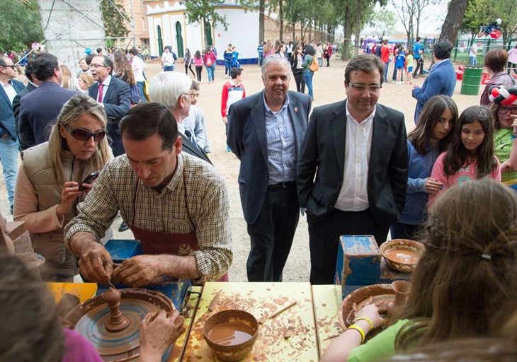 Fernández Vara visita Educavita