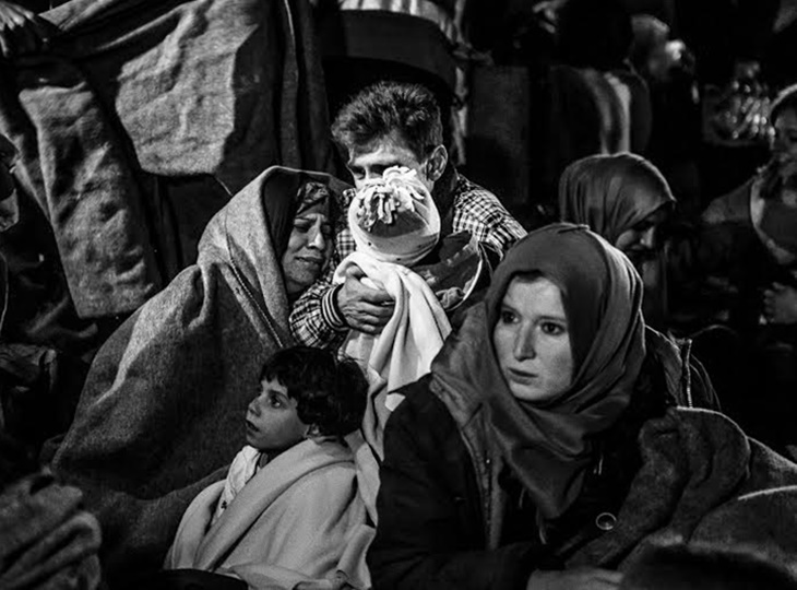 Una fotógrafa se atreve a exponer la cruda realidad de los refugiados