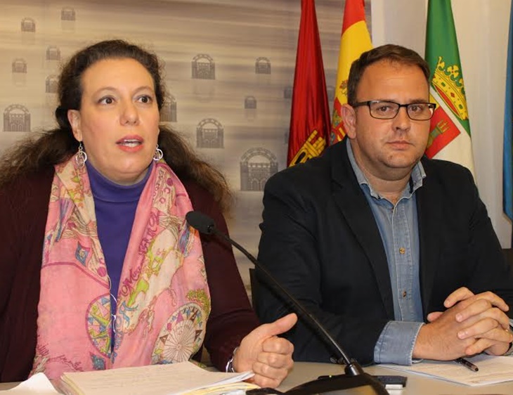 Osuna: “El único contratado a dedo es el amigo de Álvaro Vázquez (IU)”