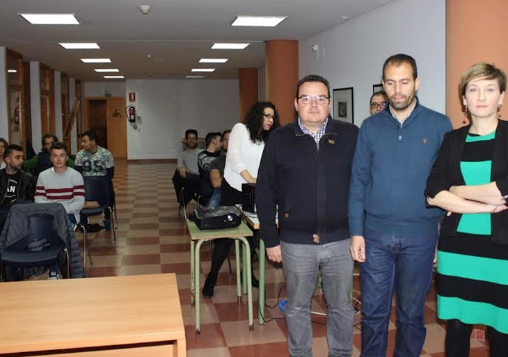 Alumnos del proyecto 'Sail joven' realizan prácticas en los parques y jardines