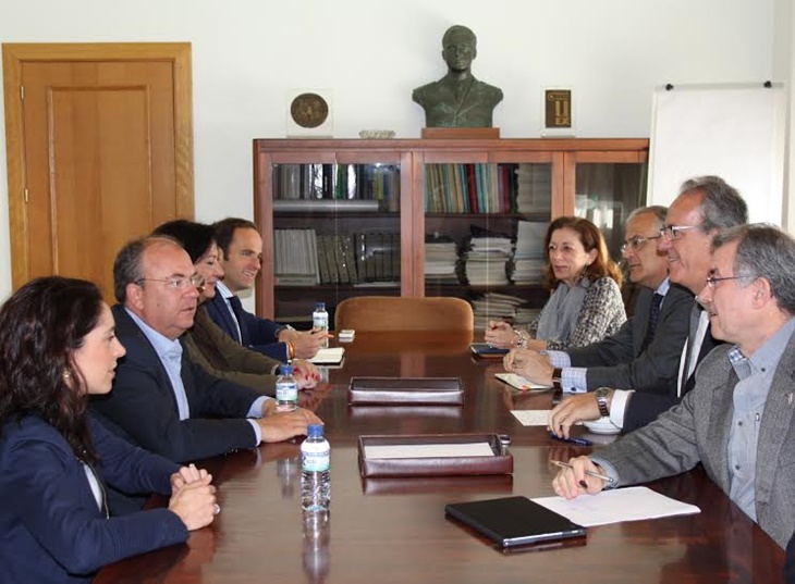 Monago garantiza a la UEX el apoyo del PP