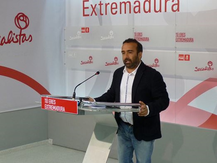 El PSOE tacha de “canalladas” las advertencias de Montoro