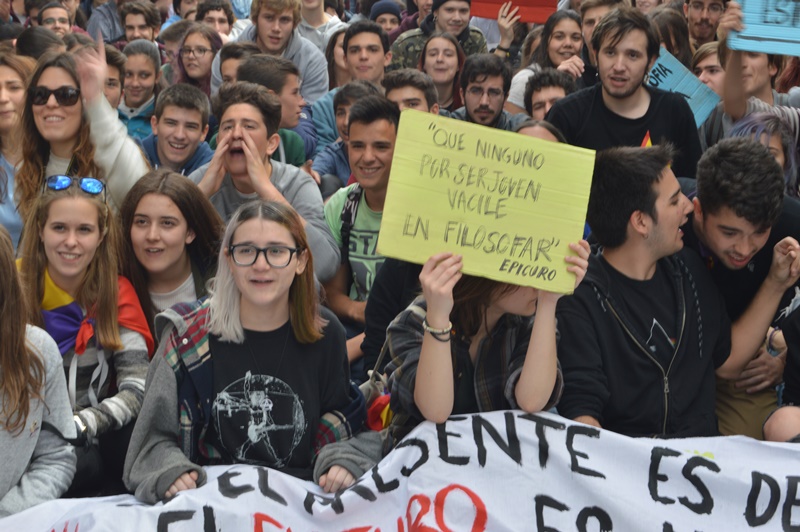 Imágenes de la manifestación contra la LOMCE en Badajoz