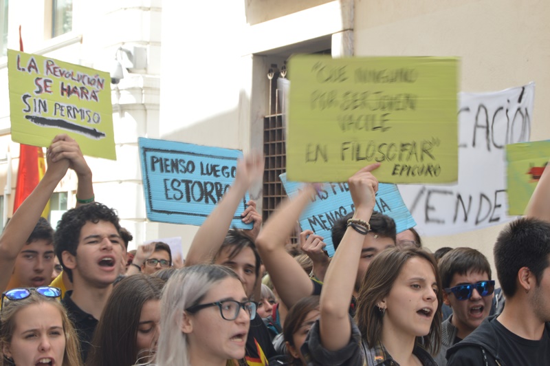 Imágenes de la manifestación contra la LOMCE en Badajoz