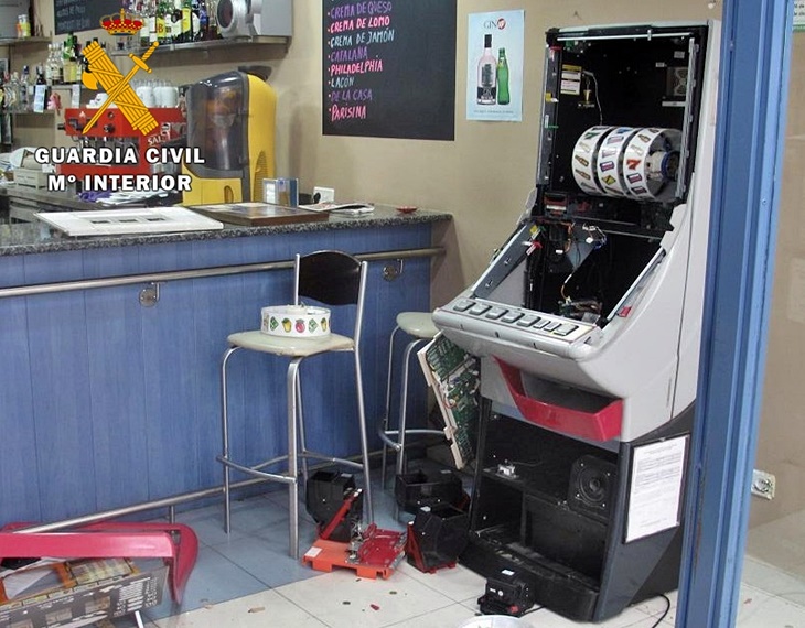 Detenido por nueve robos en dos comunidades de vecinos de Zafra