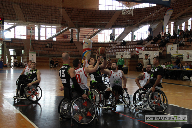Imágenes del Mideba Extremadura - Deco Amicacci Giulianova