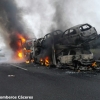 Arde un tráiler que transportaba vehículos en la A5