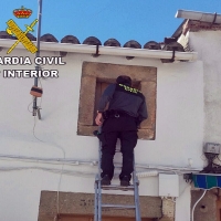 Rescatan a una anciana de 88 años atrapada en su domicilio