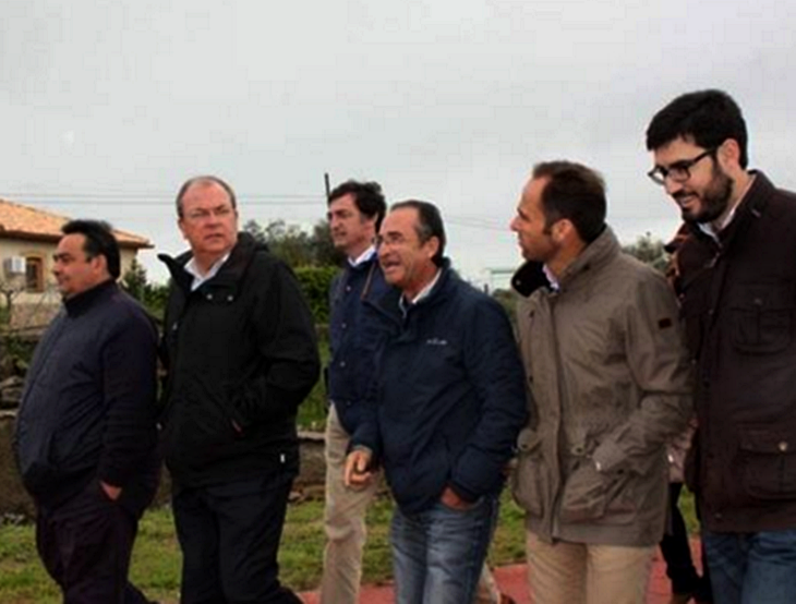 Monago reivindica la importancia del contacto directo con el mundo rural