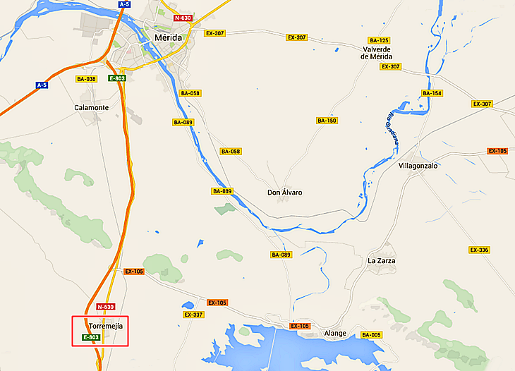 Encuentran el cadáver de un hombre atrapado debajo de un tractor