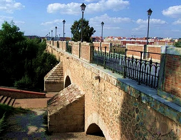 El Puente de Palmas permanecerá cortado esta semana por las mañanas