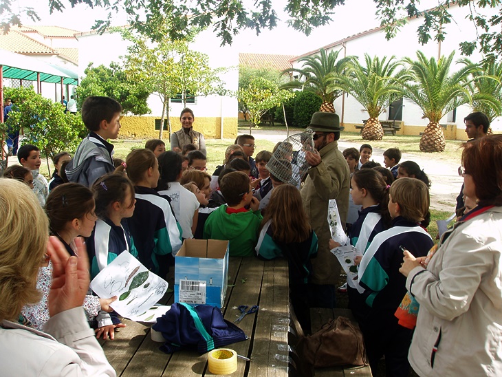 Escolares de Campo Arañuelo aprenden a ser granjeros