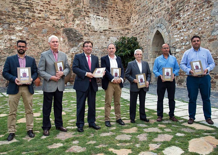 Todos los alcaldes de Olivenza en un libro