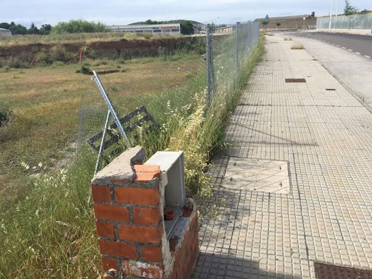 IU-Mérida pide actuaciones urgentes en el entorno del Colegio "Ciudad de Mérida".