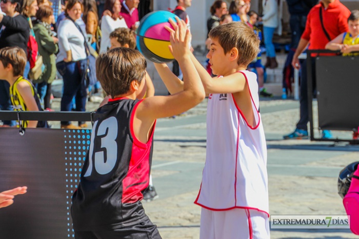 La Plaza Alta se convierte en una cancha de basket