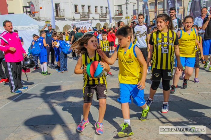 La Plaza Alta se convierte en una cancha de basket