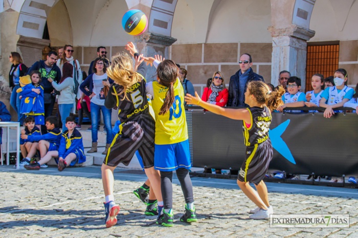 La Plaza Alta se convierte en una cancha de basket