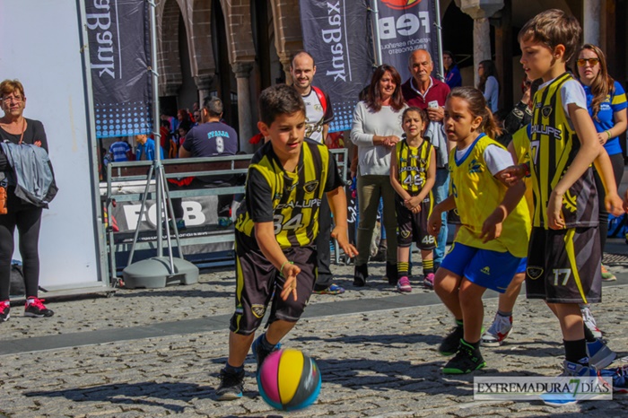 La Plaza Alta se convierte en una cancha de basket