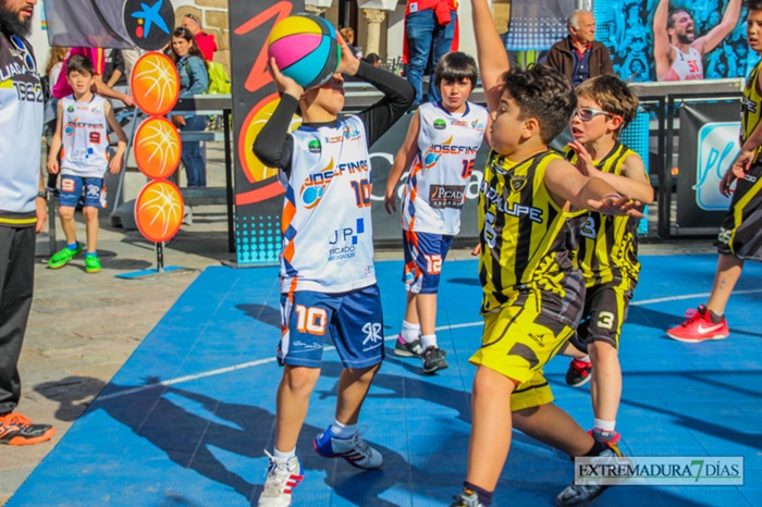 La Plaza Alta se convierte en una cancha de basket