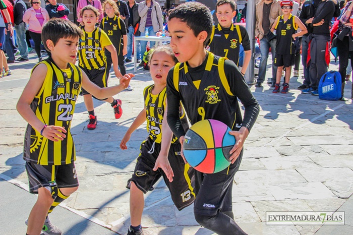 La Plaza Alta se convierte en una cancha de basket