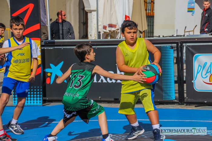 La Plaza Alta se convierte en una cancha de basket