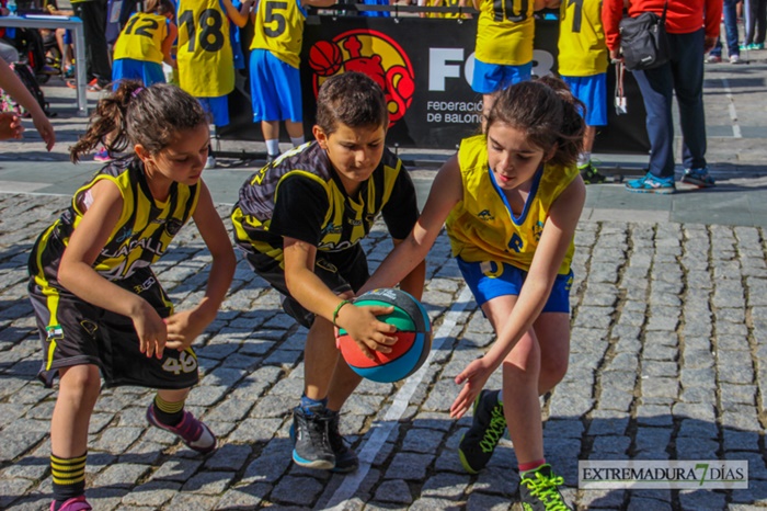 La Plaza Alta se convierte en una cancha de basket