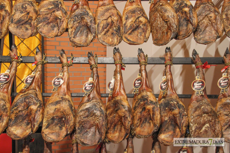 Ambiente en el Salón del Jamón de Jerez de los Caballeros