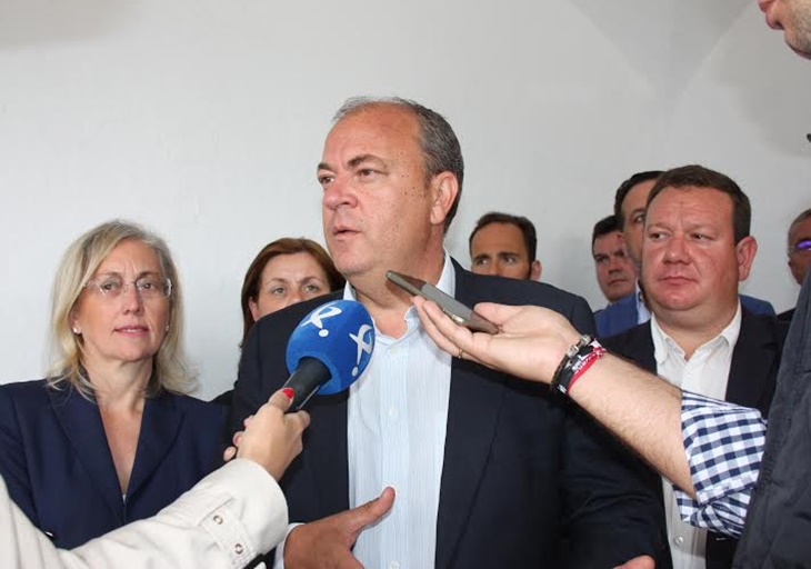 Monago pide a la Junta que agilice y pague los convenios con los ayuntamientos