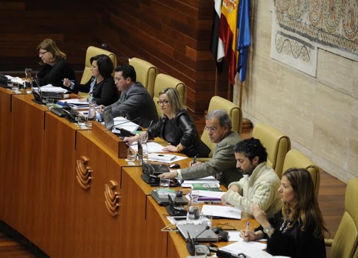 La Asamblea comienza a ser igualitaria