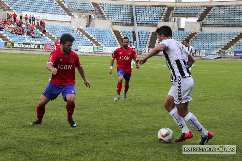 El CD Badajoz despierta de su sueño del ascenso