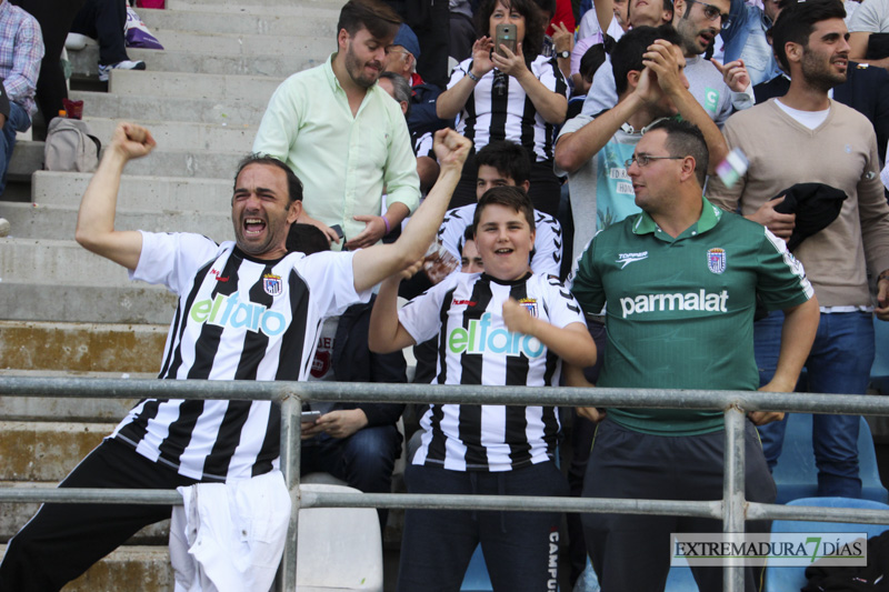 El CD Badajoz despierta de su sueño del ascenso