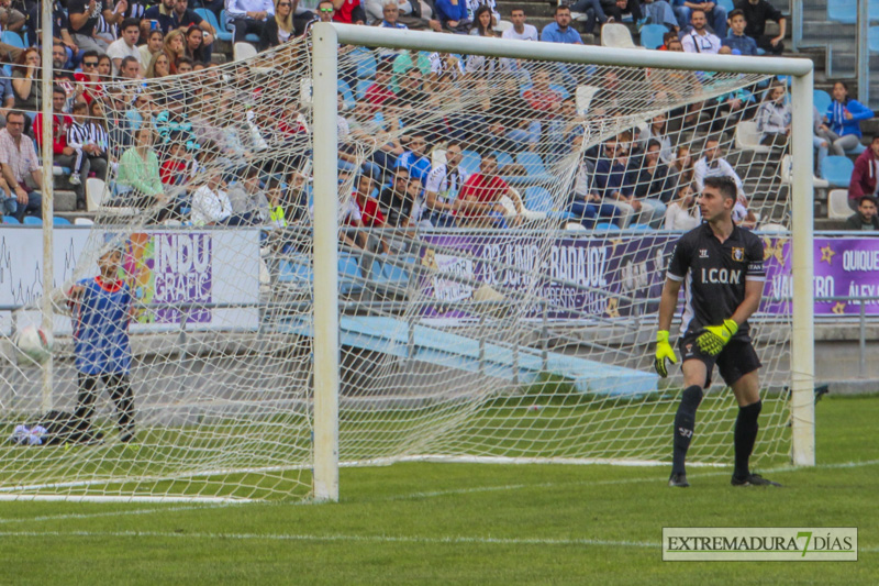 El CD Badajoz despierta de su sueño del ascenso