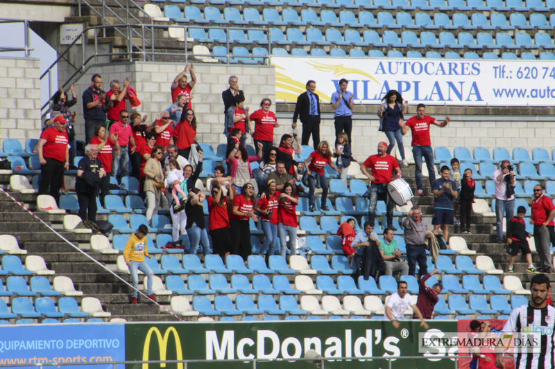 El CD Badajoz despierta de su sueño del ascenso
