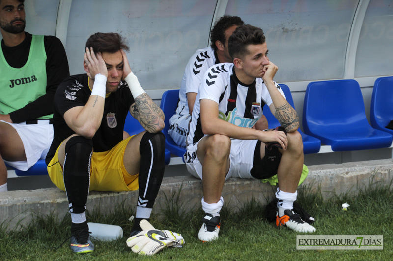 El CD Badajoz despierta de su sueño del ascenso