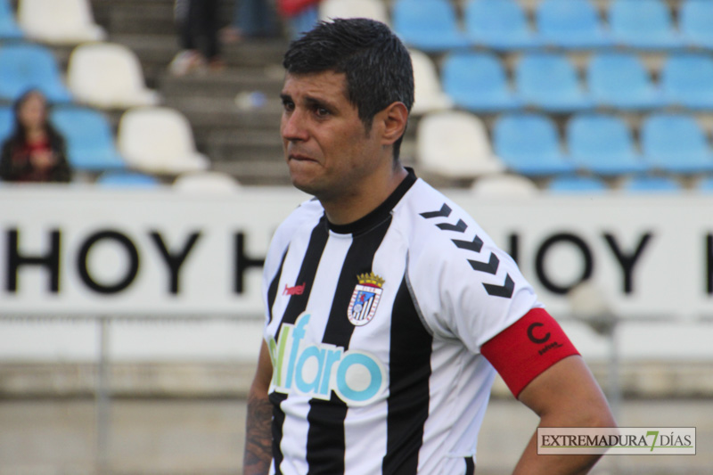 El CD Badajoz despierta de su sueño del ascenso