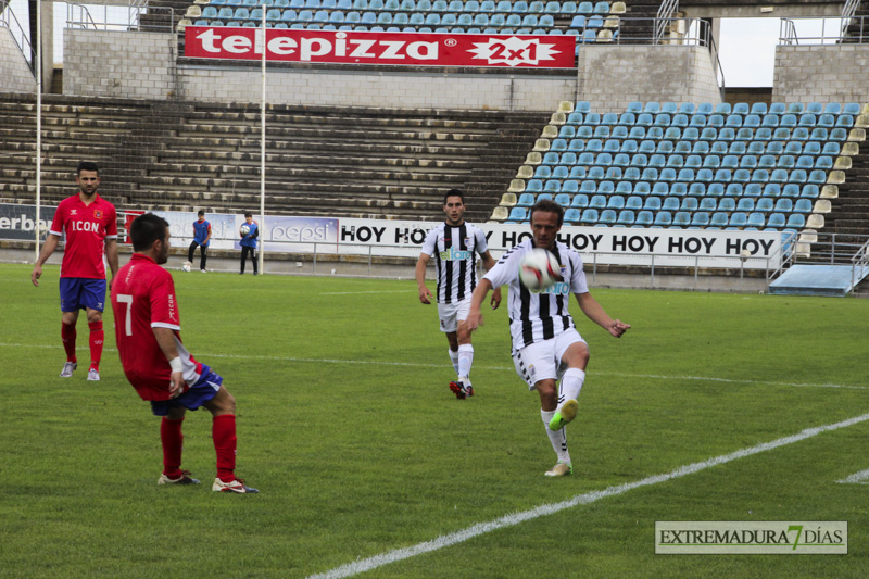 El CD Badajoz despierta de su sueño del ascenso