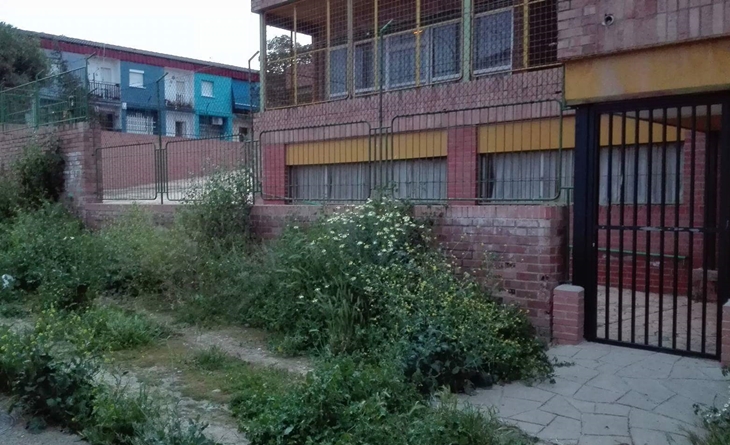 BA exige el adecentamiento de la entrada lateral de la Escuela Infantil Pepe Reyes