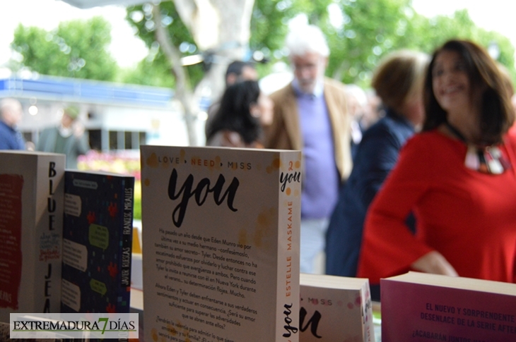 Imágenes de la inauguración de la  XXXV Feria del Libro de Badajoz