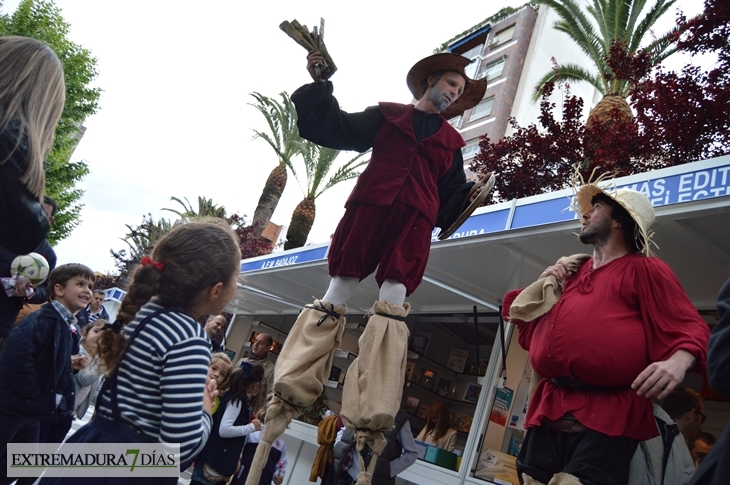 Imágenes de la inauguración de la  XXXV Feria del Libro de Badajoz