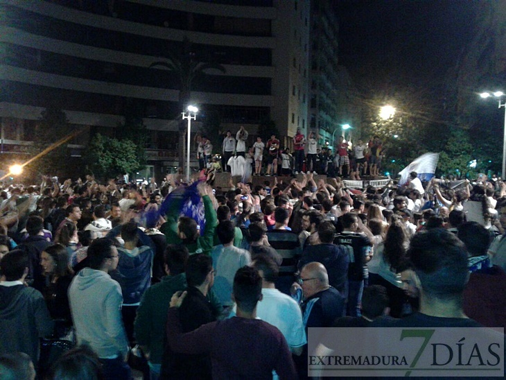 Miles de pacenses celebran la undécima del Real Madrid