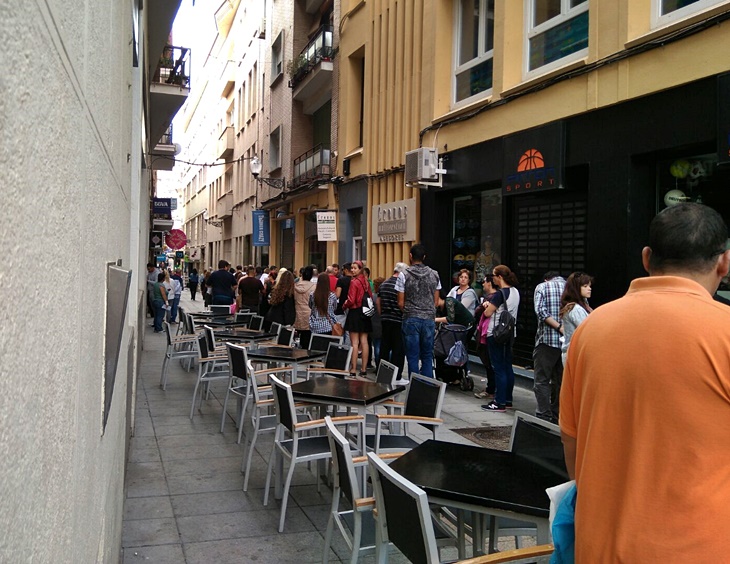 Largas colas para inscribirse en el Plan de Empleo Social