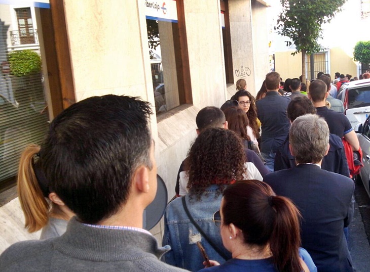 Enormes colas para comprar entradas para los conciertos de Mérida