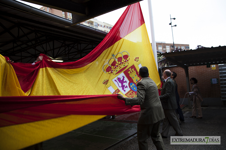 Imágenes del homenaje en Defensa a los Reservistas Voluntarios de Badajoz