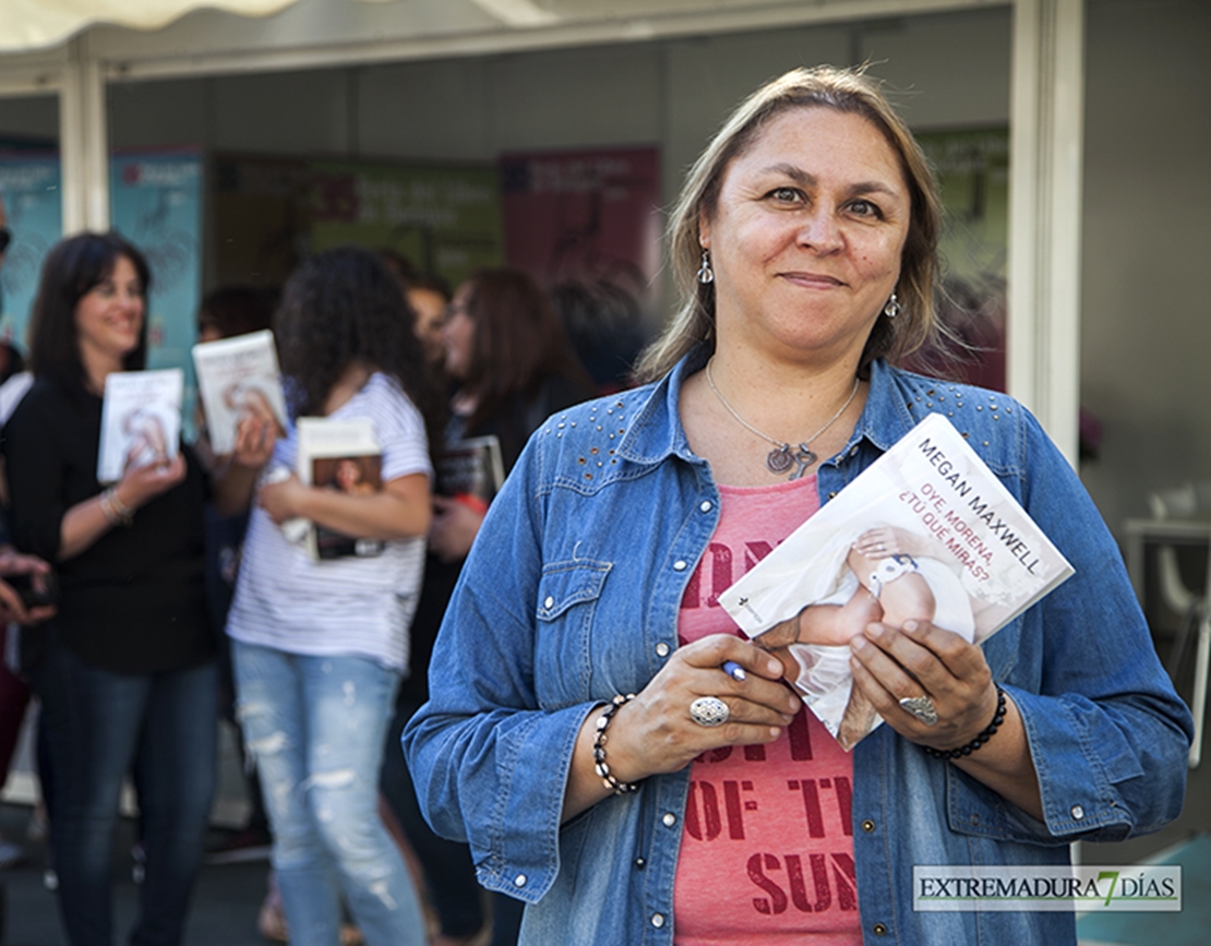 VÍDEO -  Megan Maxwell visita la Feria del Libro para hablar sobre amor