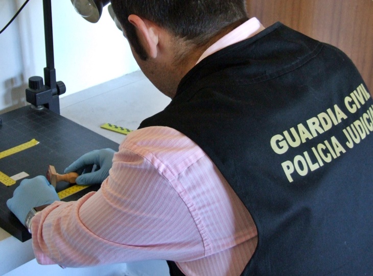 Detenido por falsificar bajas médicas a cuatro alumnos de cursos de formación