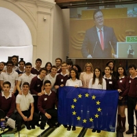 Los alumnos del colegio Sagrada Familia, implicados con Europa