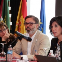 La consejera muestra su apoyo a las comunidades de aprendizaje